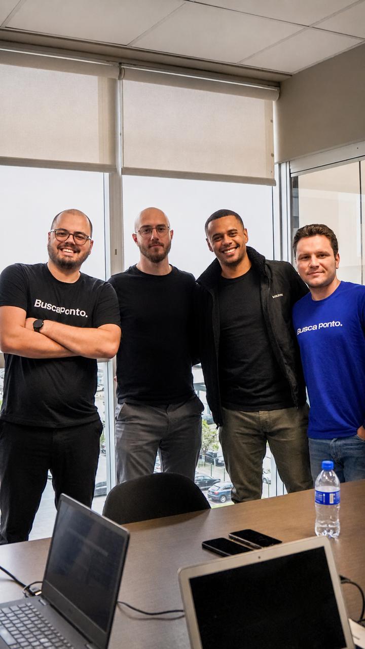 Time Buscaponto em reunião estratégica